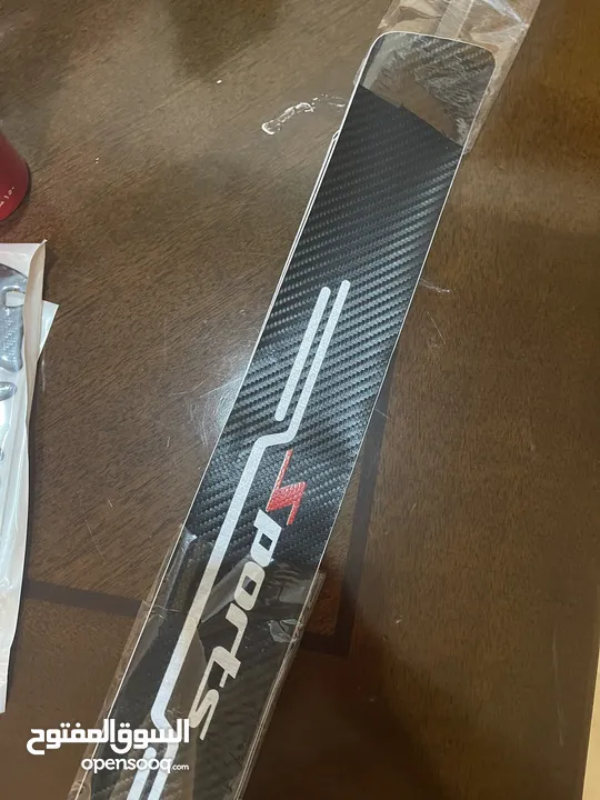 شحنة كامله من اكسسوارات السيارات الاكثر مبيعاً على الانترنت بسعر الاستيراد و بجودة مش عند اي احد.