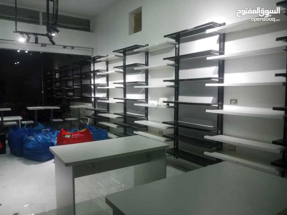 ديكور جاهز لمحل ألبسة أو حقائب بتصميم راقي وجاهزية كاملة!