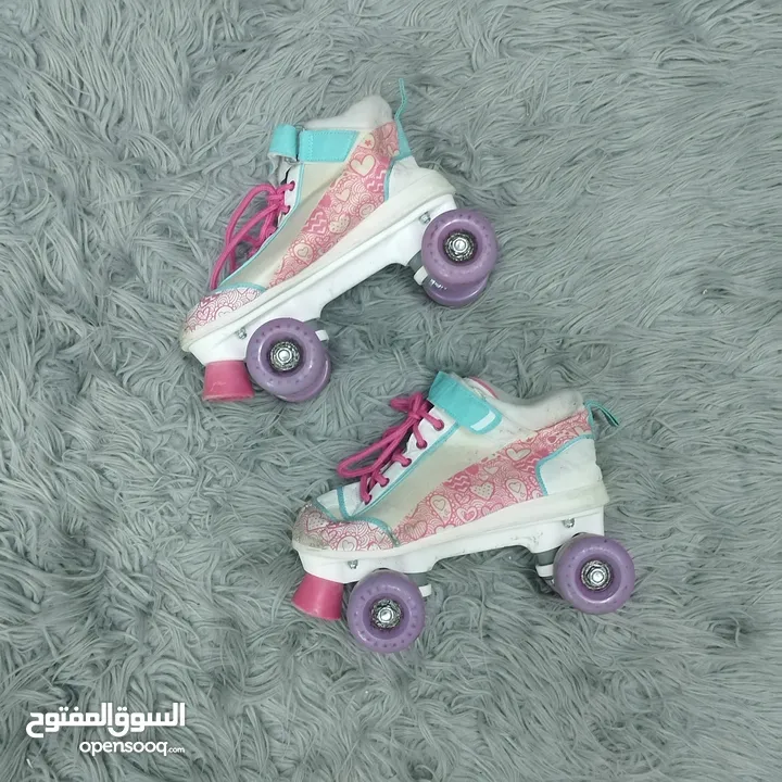 سيارة أطفال