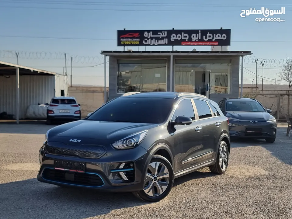 كيا نيرو 2022 فل مع فتحة بحالة الوكالة 7جيد