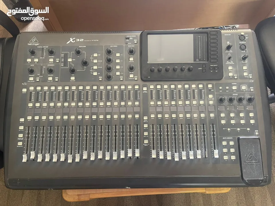 Behringer X32 Digital Mixing Console – Pro-Grade Mixer in Excellent Condition!
