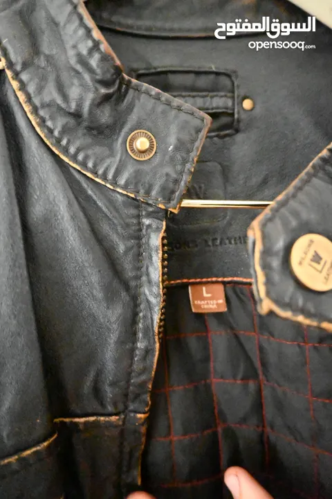 VINTAGE AMERICAN LEATHER JACKET WITH DETAILING