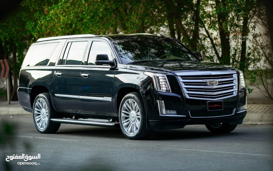 CADILLAC ESCALADE EXCELLENT CONDITION  BLACK  2018