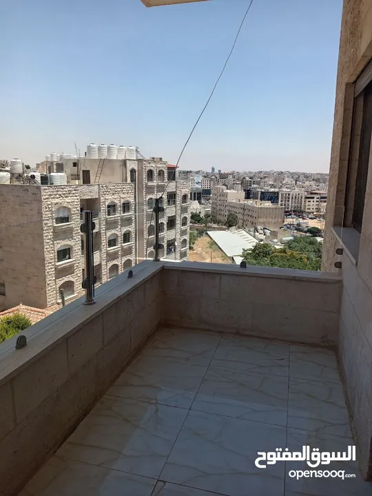 شقة للبيع من المالك مباشرة في خلدا خلف سجاد صيدا طابق ثاني شرقية 3 نوم مساحة 133م