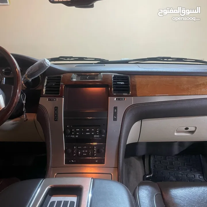 كاديلك اسكاليد بلاتينيوم أعلى صنف 2013 مخزن مالك ثالث بنزين وارد الوكيل