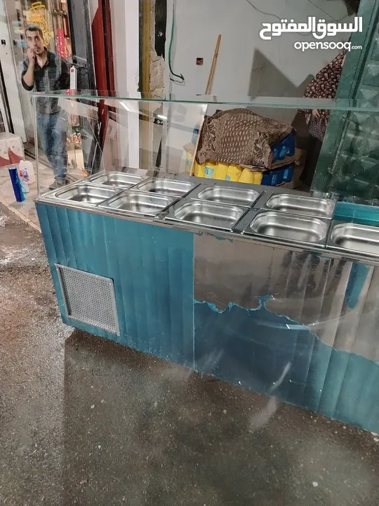 ثلاجة عرض مستعمل