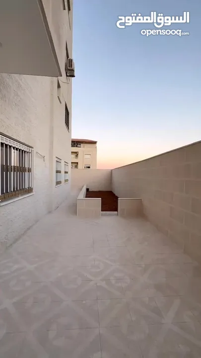 شقه للبيع بتلاع العلي
