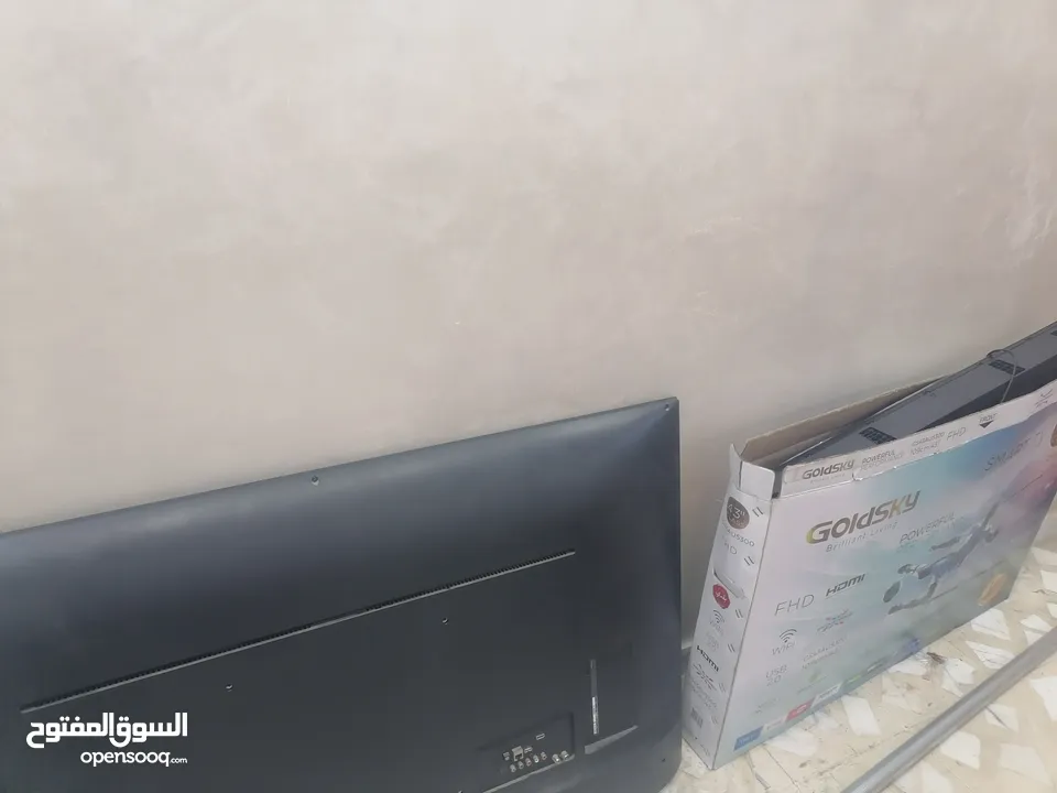 للبيع لقطه غرفت نوم وطقم كنب  مع ملحقات اقرأ الوصف