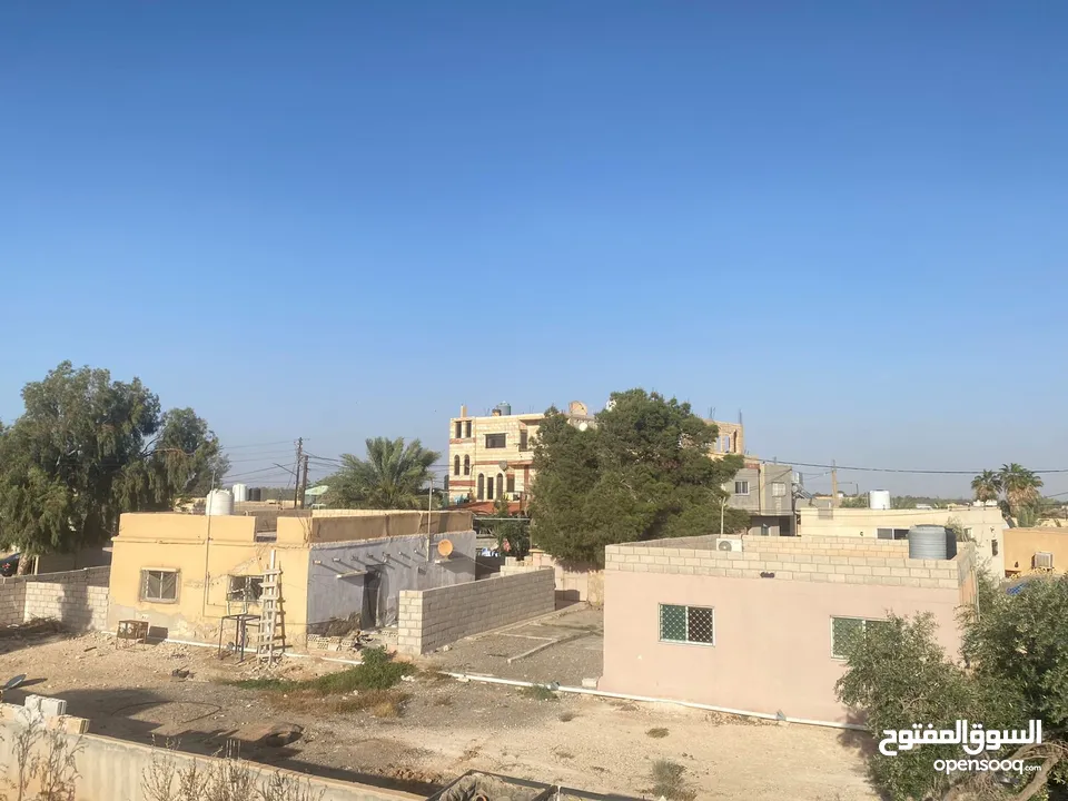 بيت مع  ارض للبيع او البدل على شقه في عمان الغربية