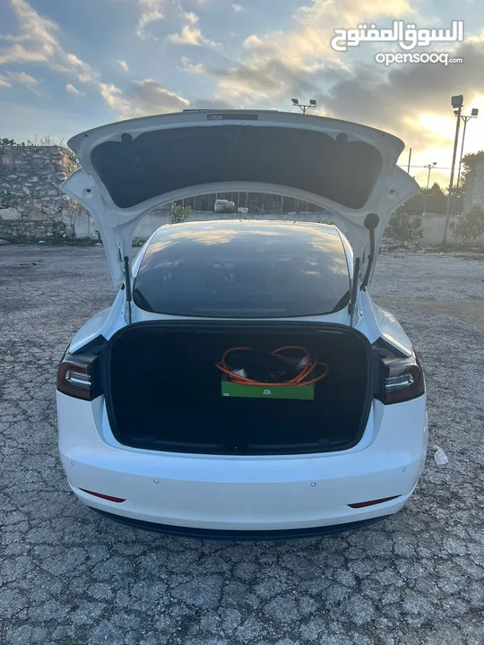 Tesla model 3 mid range