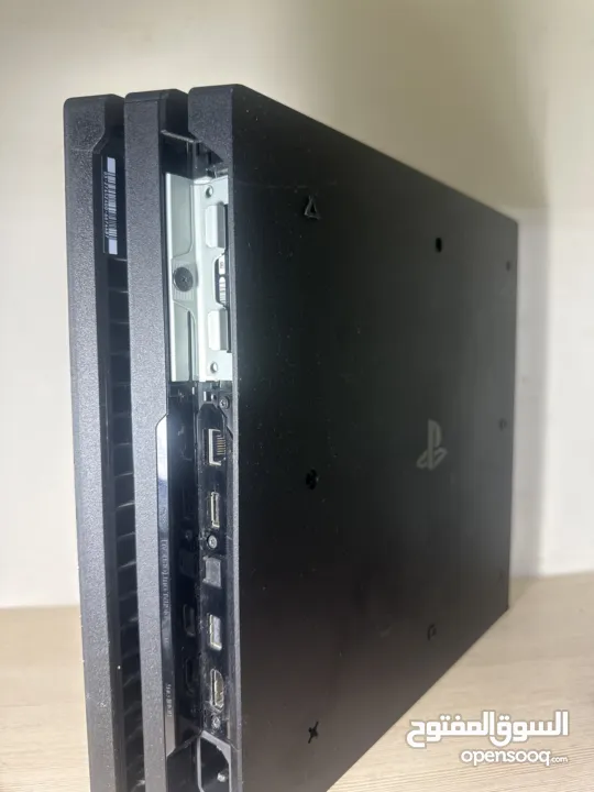 سنة الشراء 2019 Ps4 pro for sale استخدام سنتين فقط