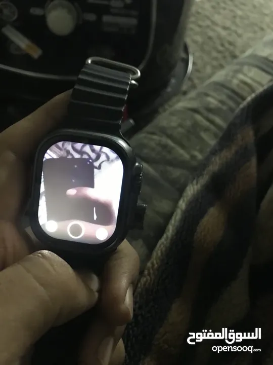 ساعه حديثه فل اندرويد بتشغل خط أو شريحه سلسه بتنزل عليها شو ما بدك اكثير حديثه و حلوه جميع المواصفات