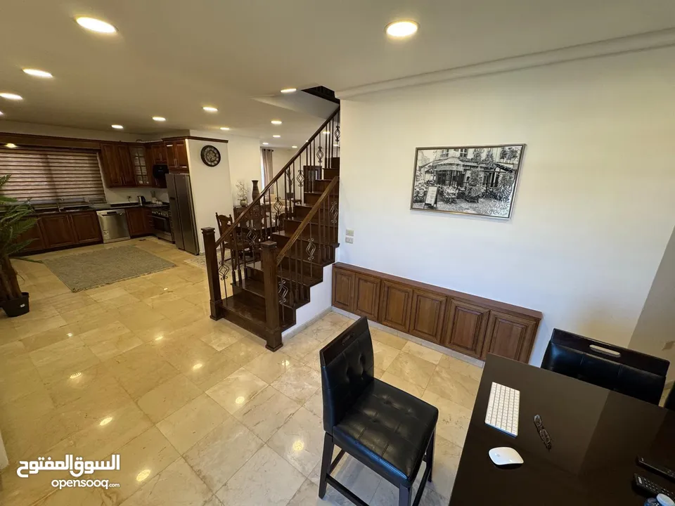 شقة مع روف 4 غرف فندقية مفروشة ملوكي للإيجار    السعر لليوم •اقل مدة اسبوع•