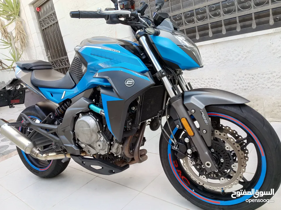 دراجه سي اف موتو  NK650cc بحالة الجديدة استعمال خفيف جدا موديل 2021