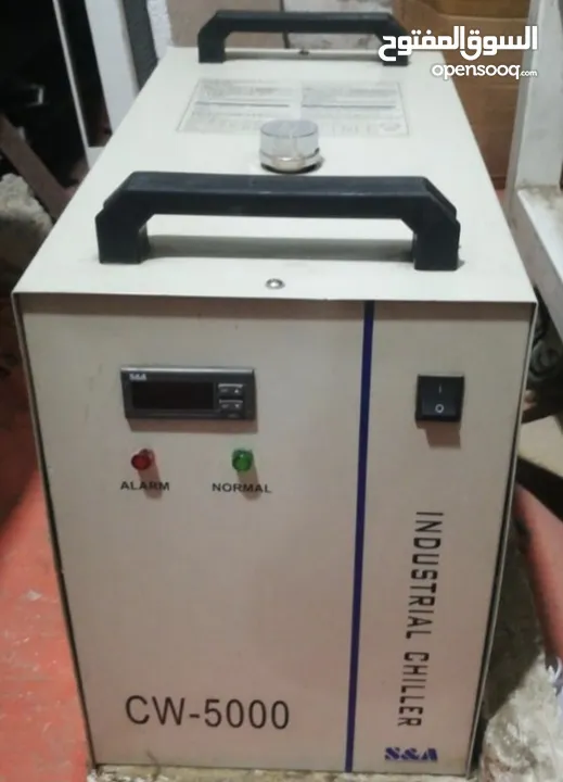 ماكنة قص ليزر CO2
