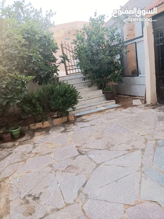 شقة بجبل طارق قرب دوار البقيع بسعر مغري