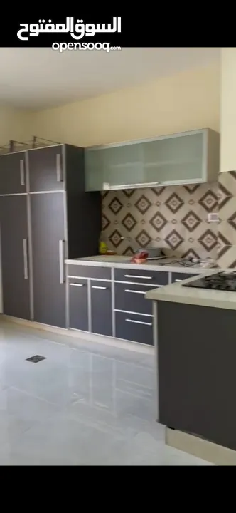 متوفر شقق  للايجار بناء  جديد ومناسب للعرسان
