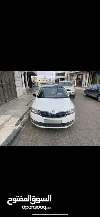 سكودا سبيس باك مع بانوراما بدون فتحة