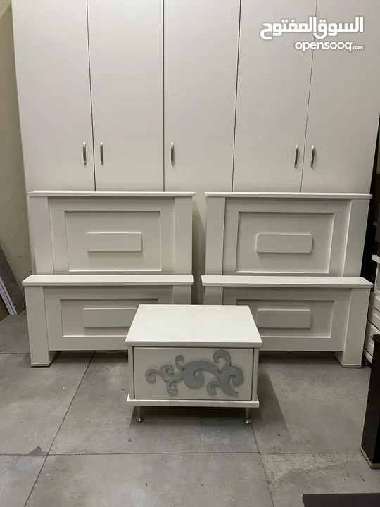 غرفة نوم بخزانة خمس دفات وتختين مفرد