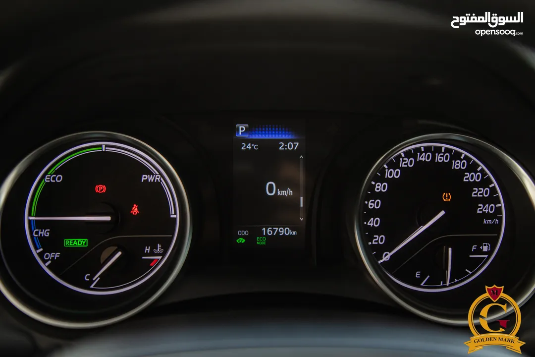 Toyota Camry Gle 2024  السيارة وارد و كفالة الشركة و قطعت 16,000 كيلو