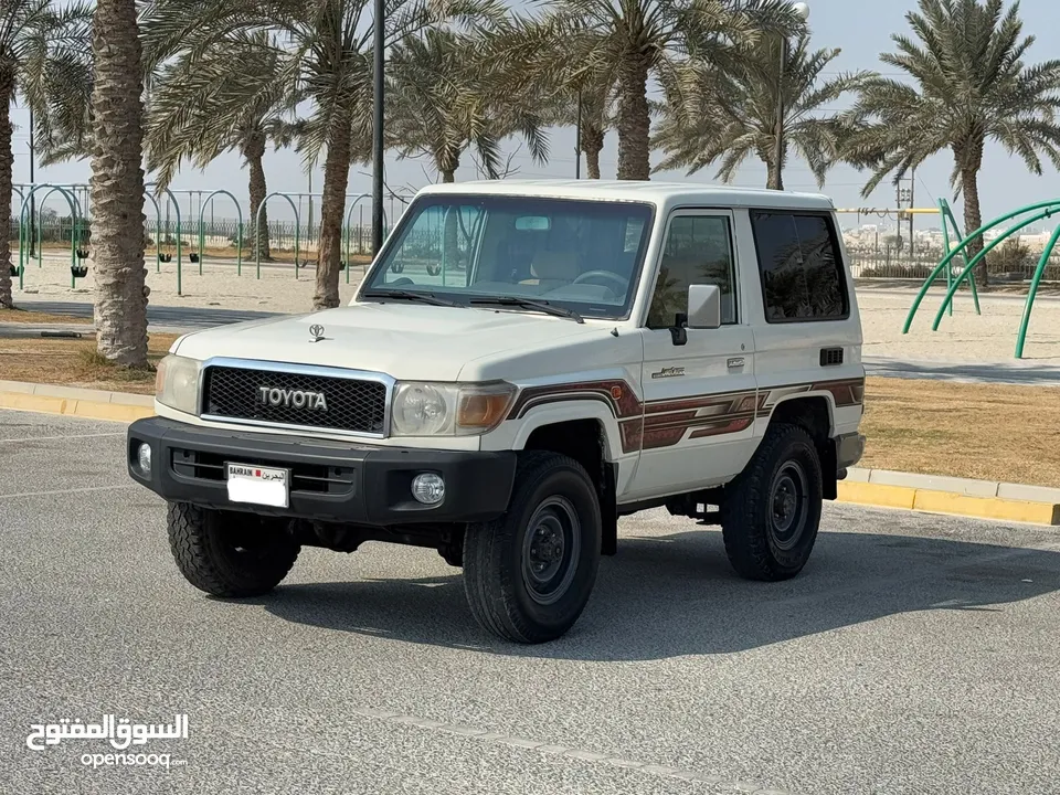 Toyota Land Cruiser 2012 (White)