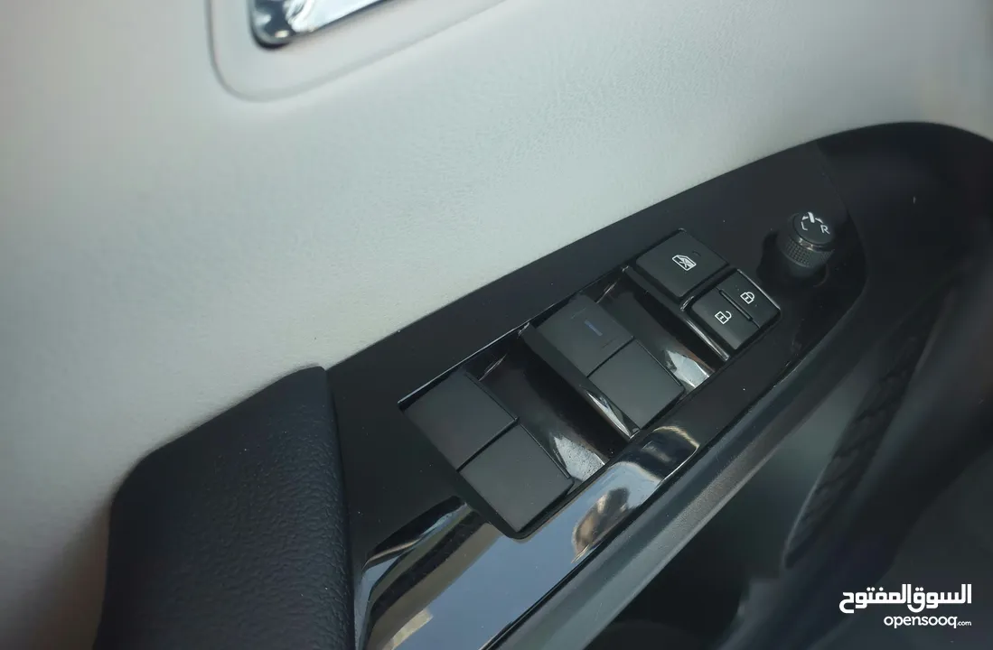 تويوتا بريوس 2022 ليمتد أعلى صنف فحص كامل TOYOTA PRIUS LIMITED FULLY LOODED