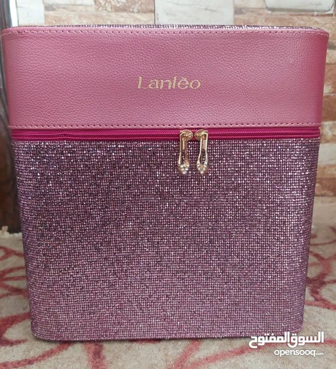 شنطة مكياج ومجوهرات فاخره ستراس حجم كبير