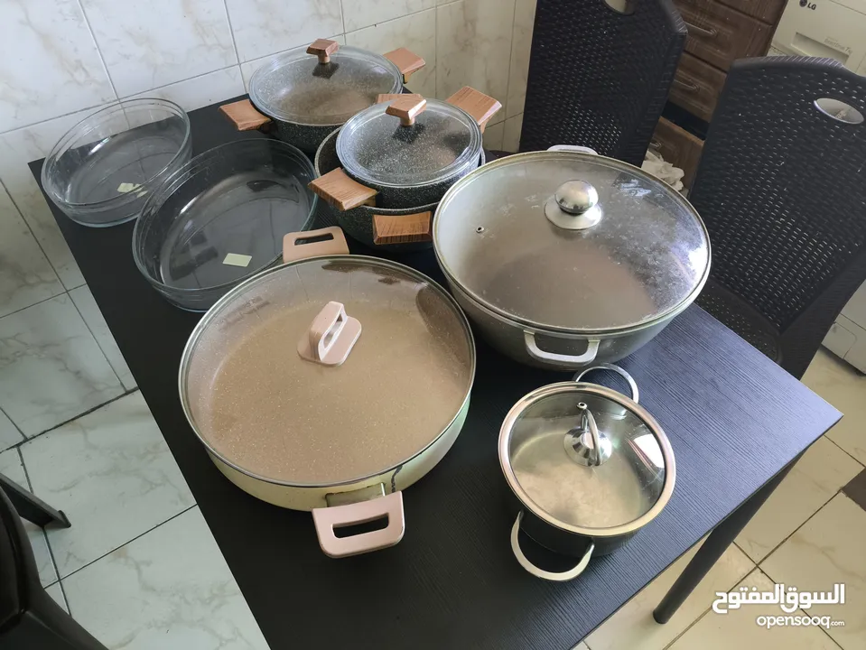 مجموعة طناجر (قدور) بحالة ممتازة – الكل بسعر واحد