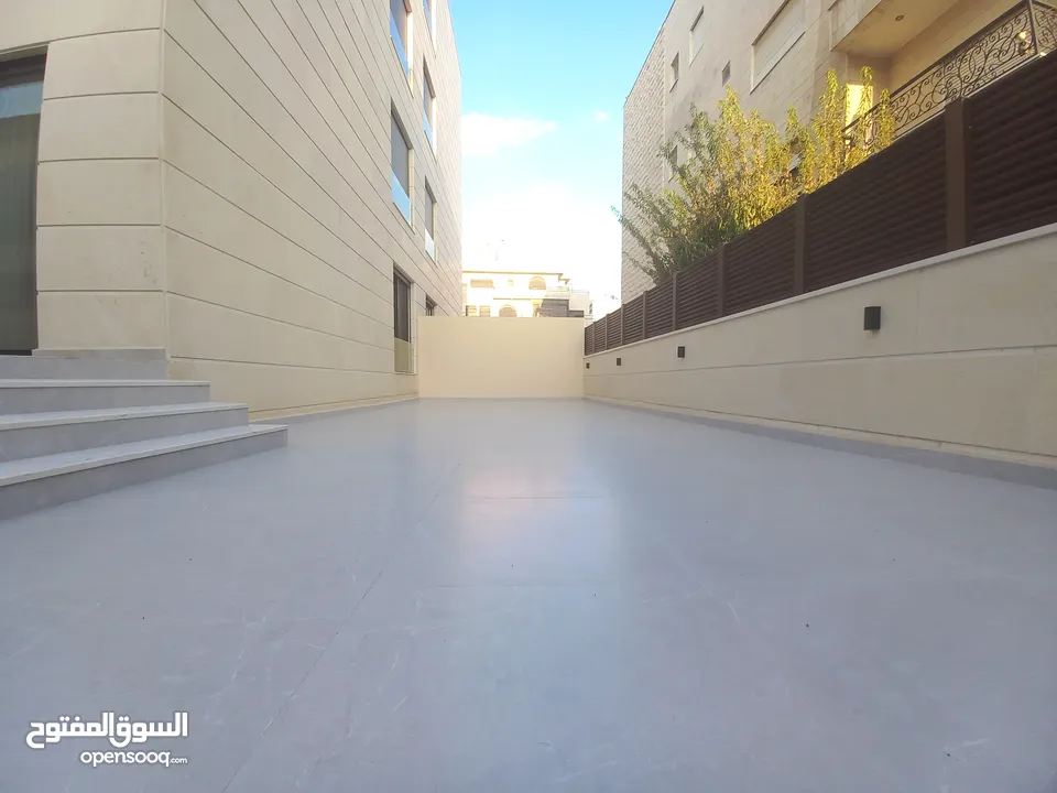 شقة غير مفروشة للإيجار في الصويفية ( Property 38514 ) سنوي فقط