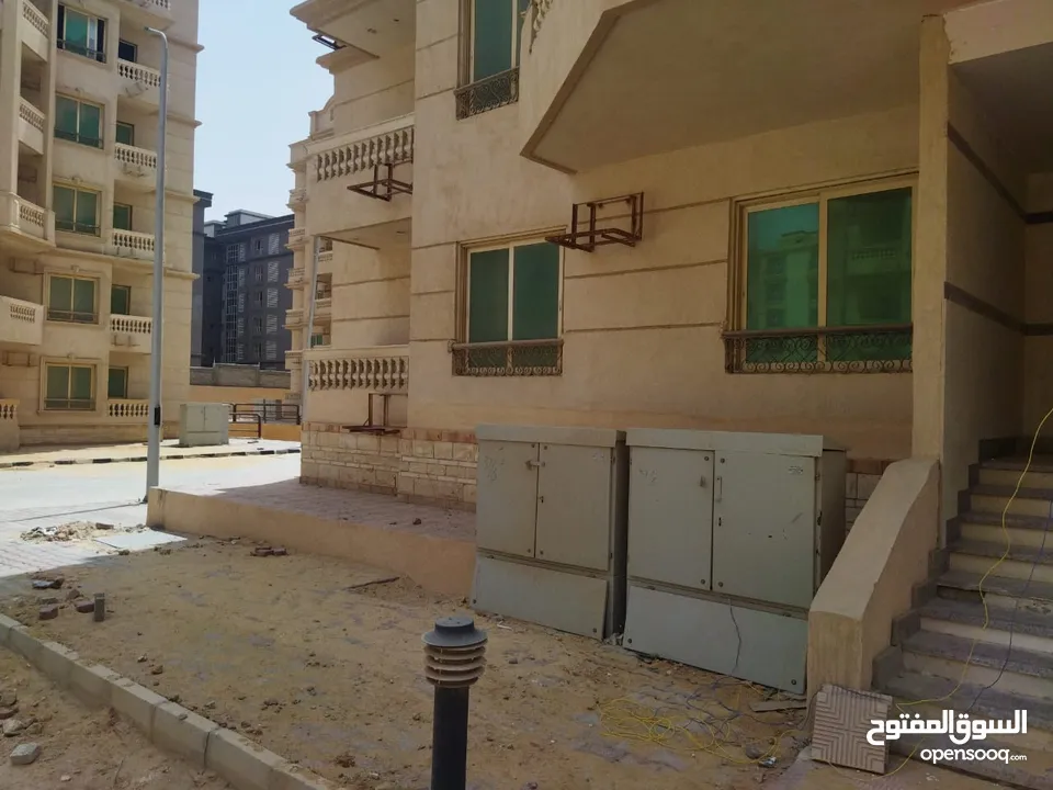 شقة للبيع كمبوند اللوتس امام دار مصر