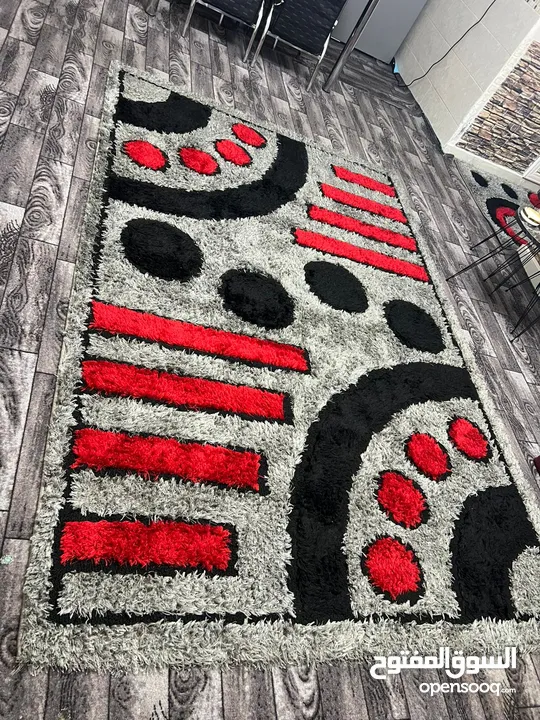 (سجاد تركي للبيع 2صالون كبار وحده صغير وحده ممر  استعمال بسيظ تركي تقيل )