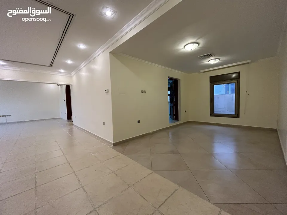 Floor for rent in Mishref 400 sq meter