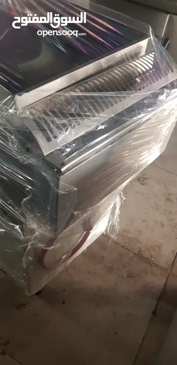 معدات مطعم وكافيه صناعة ايطالية بحالة ممتازة تحتوي على جميع مستلزمات مطعم انا فيه بأسعار مناسبة جدا