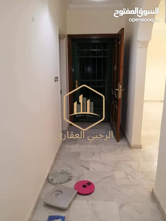 شقة / للايجار / دوبلكس / مع حديقة / الجاردنز