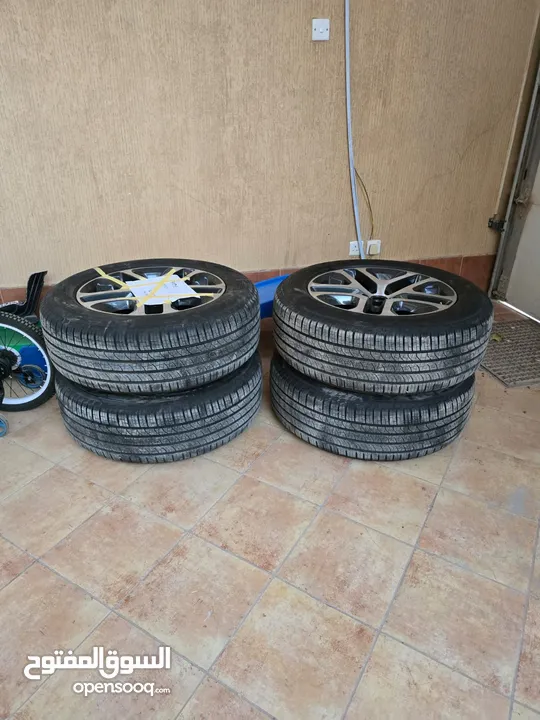 للبيع طقم جنوط مقاس 20 جديده