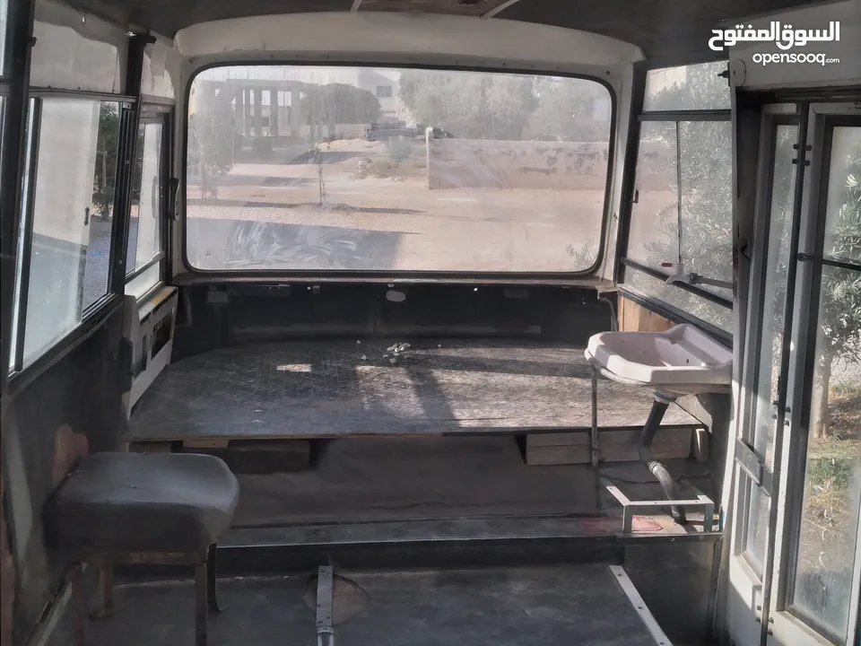 باص جر تويوتا يصلح لمزرعة او صاحب اغنام نضيف جدا  السعر بعد المعاينه