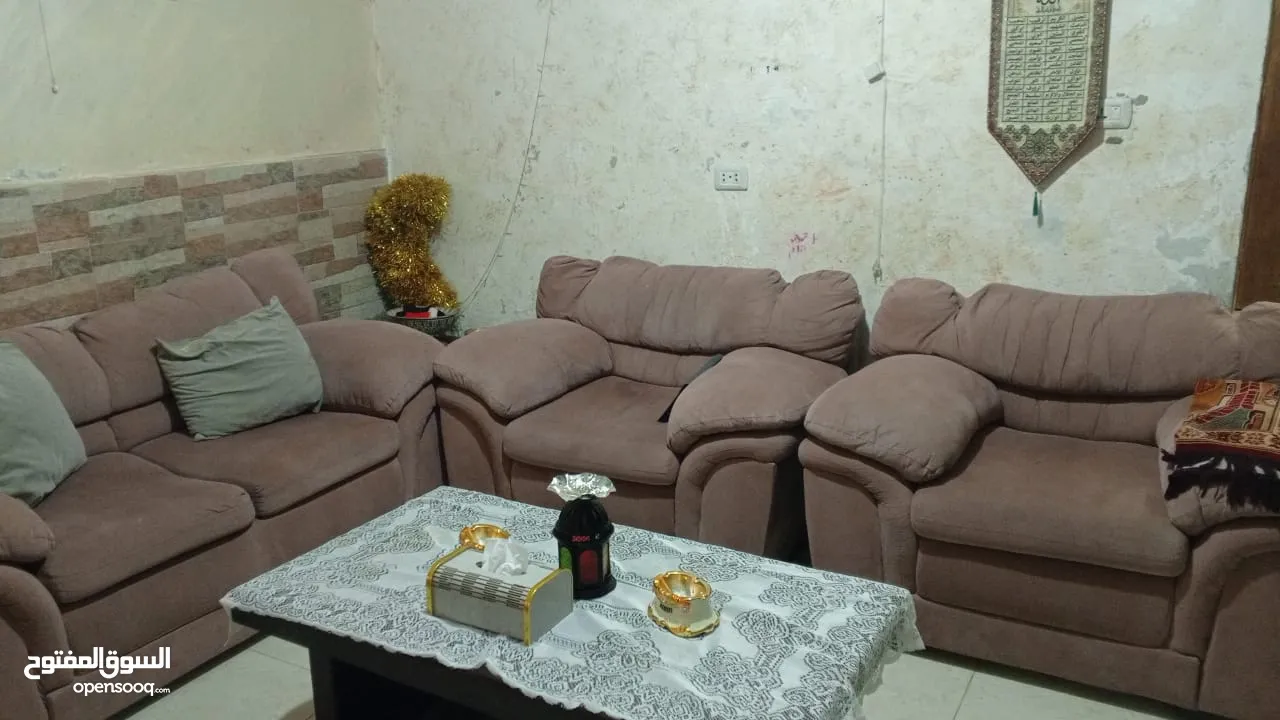 أطقم كنب بحال الوكاله
