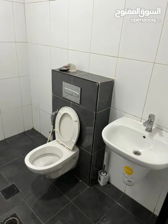 استوديو 70م للبيع