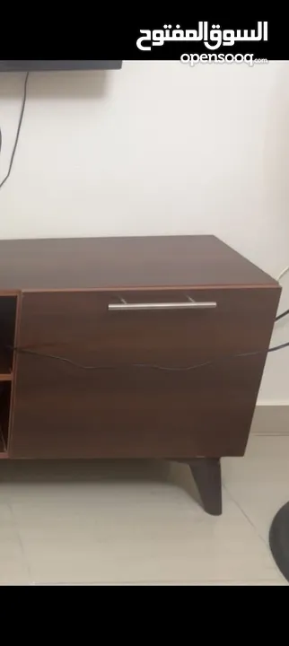 دولاب مكتبة تلفزيون تحف واغراض سمبل وناعمه