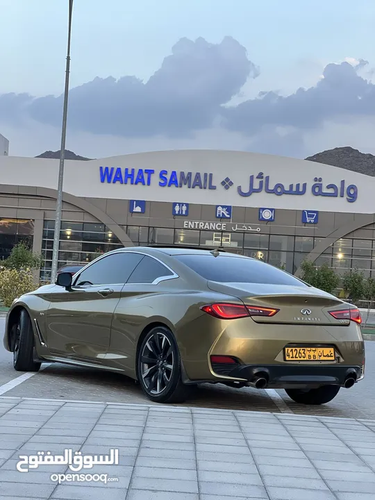 Q60 بلون ذهبي مميز