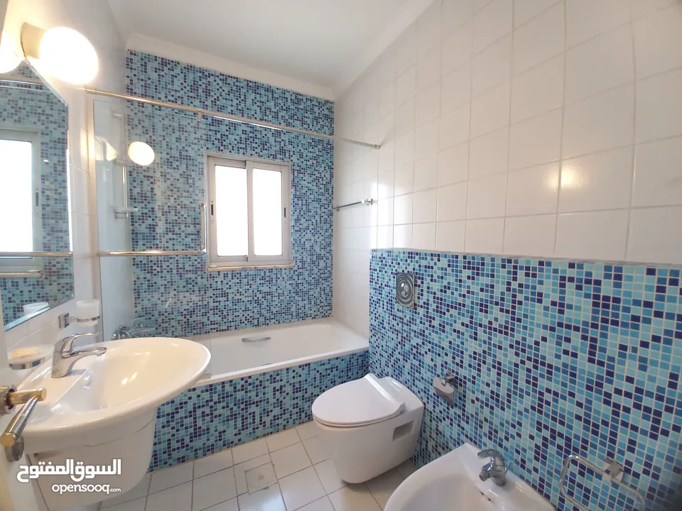 شقة غير مفروشة للإيجار 400م2 ( Property 19553 )-174847773