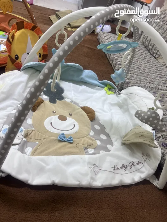 Baby bed and all items 100