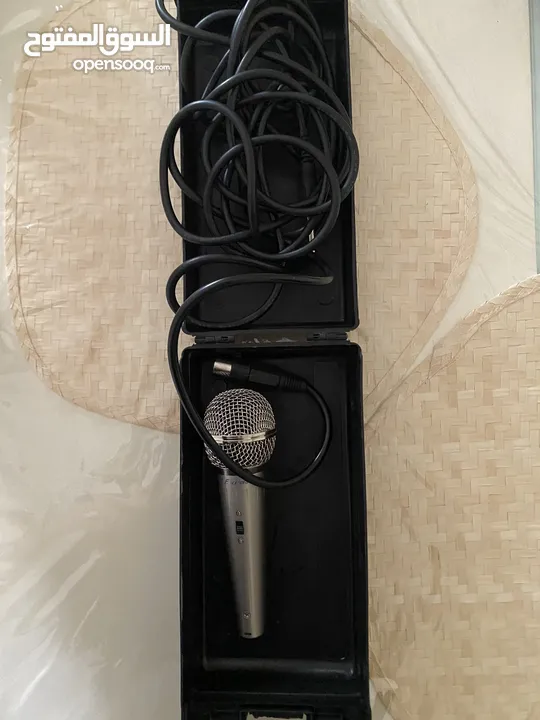 Microphone