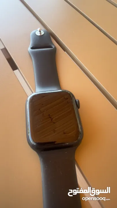 بحالة جيدة Apple Watch series 8 45mm