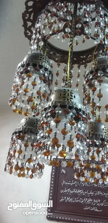 ثريا كرستال الوان مميزه اضاء جيده تحتوي ع سبع لمبات