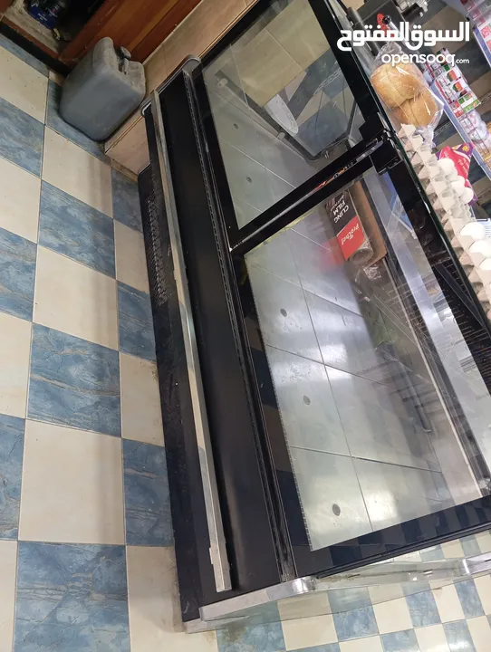 عدة محل مجمدات  ثلاجة عرض لحوم ايطالي استعال بسيط جدا بحالة ممتازة + فرامة لحمة 32 + مكبس برغر
