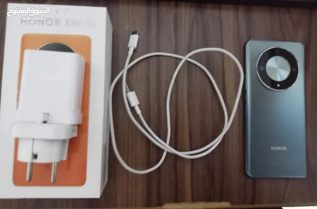جهاز Honor x9b 5g للبيع بسعر معقول ومناسب للجميع مع كامل أغراضه دون أي خدش أو كسر
