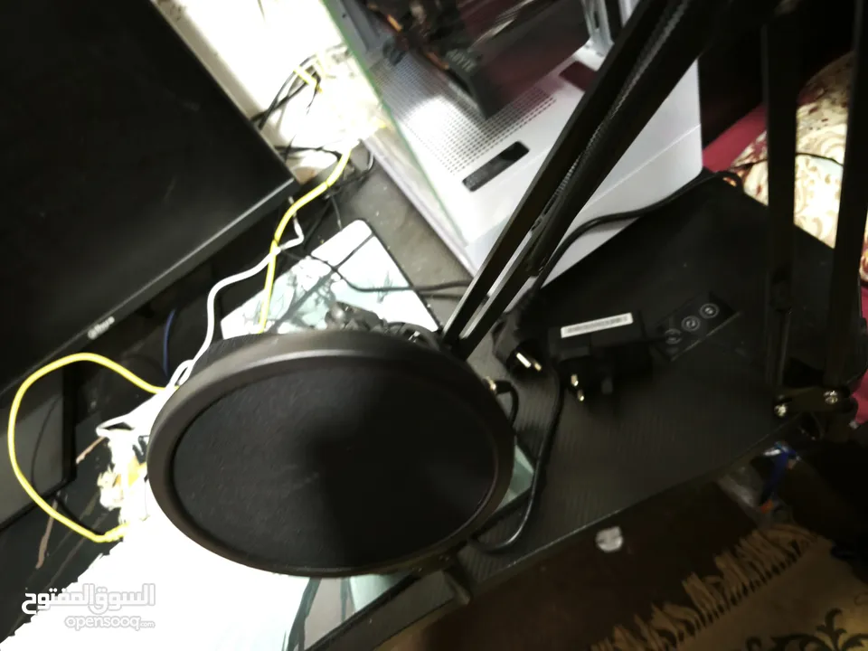 سيت اب جيمينج  (كامل) ومستعمل بسيط تقريبا شهر او اقل  وبحالة الوكالة استفسر عن السعر
