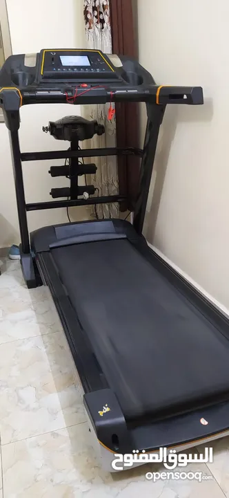 جهاز مشي كهربائي بحالة ممتازة