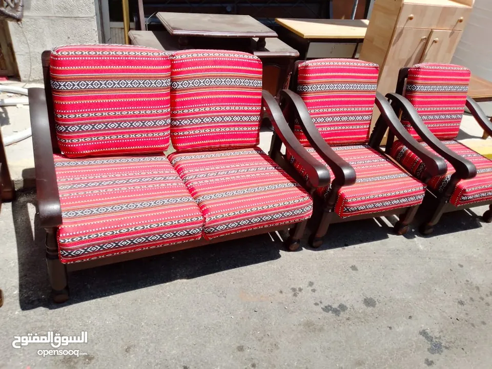 طقم كنب مورس خشب زان تنجيد جديد بسعر 110دنانير